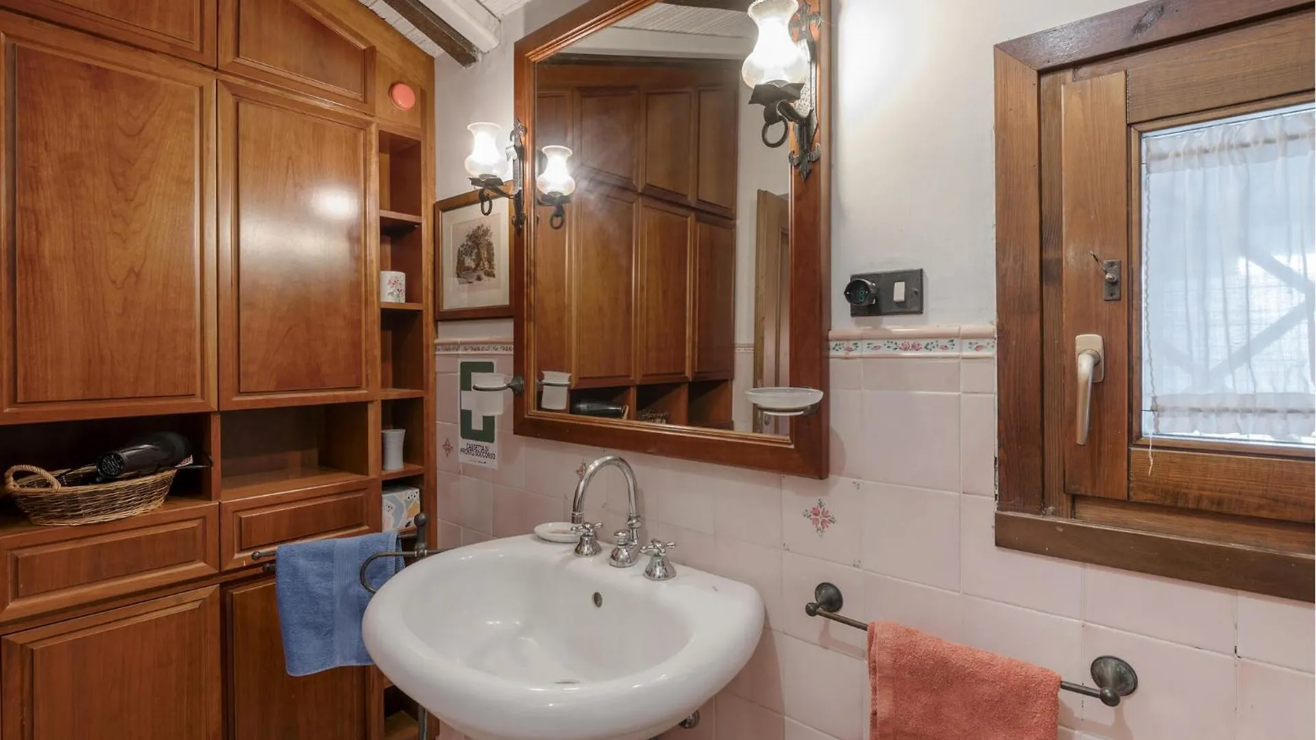 Holiday home Cozy Home In Roma With Kitchen