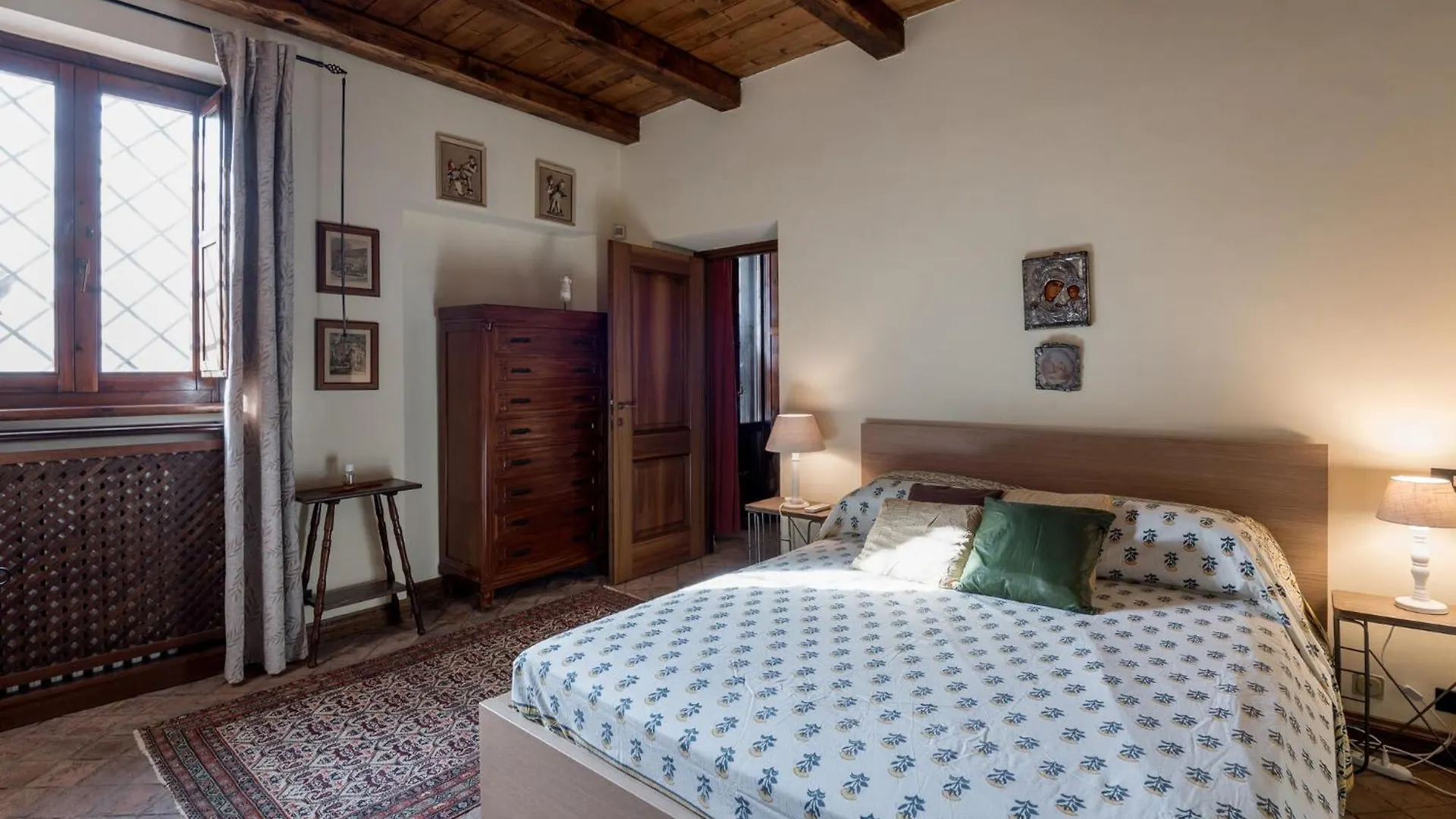 Cozy Home In Roma With Kitchen Italy