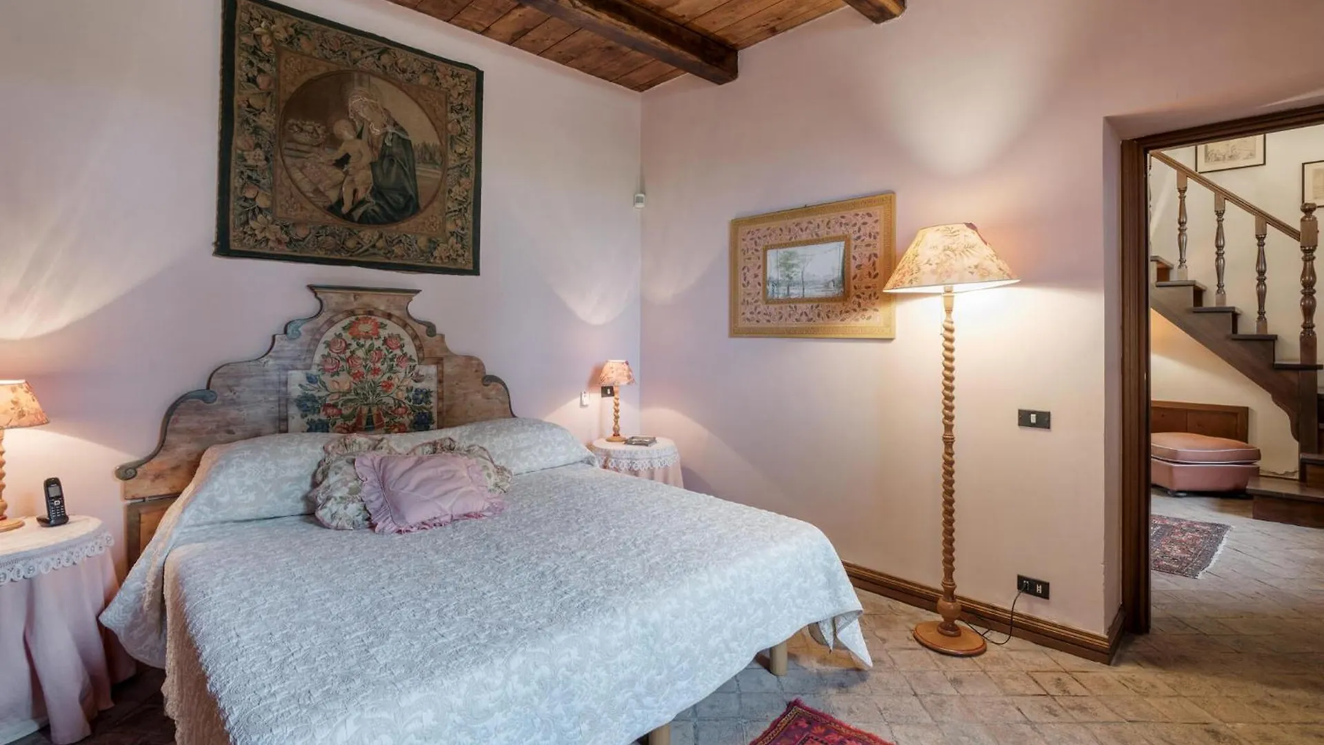 Cozy Home In Roma With Kitchen