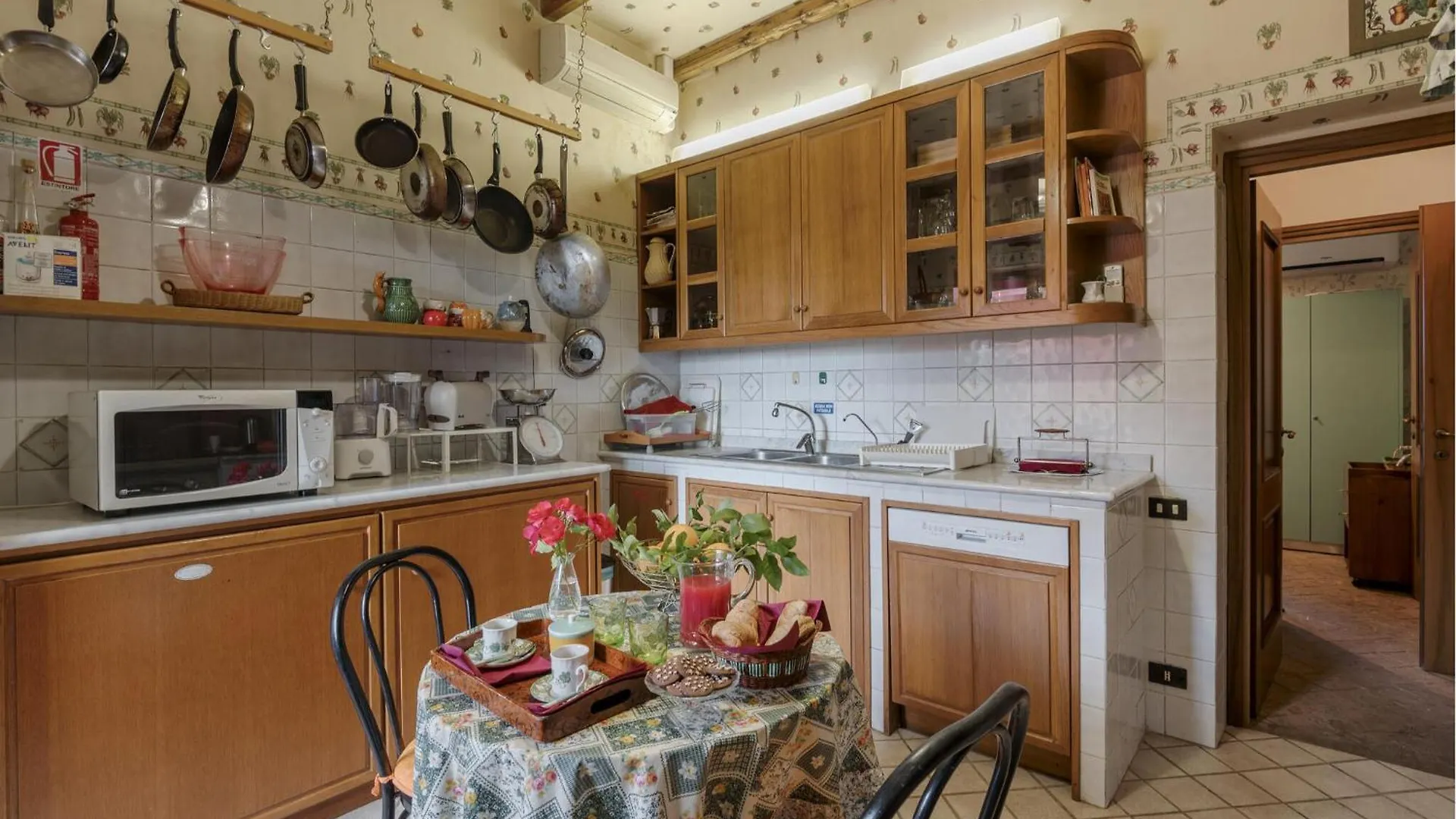 Holiday home Cozy Home In Roma With Kitchen